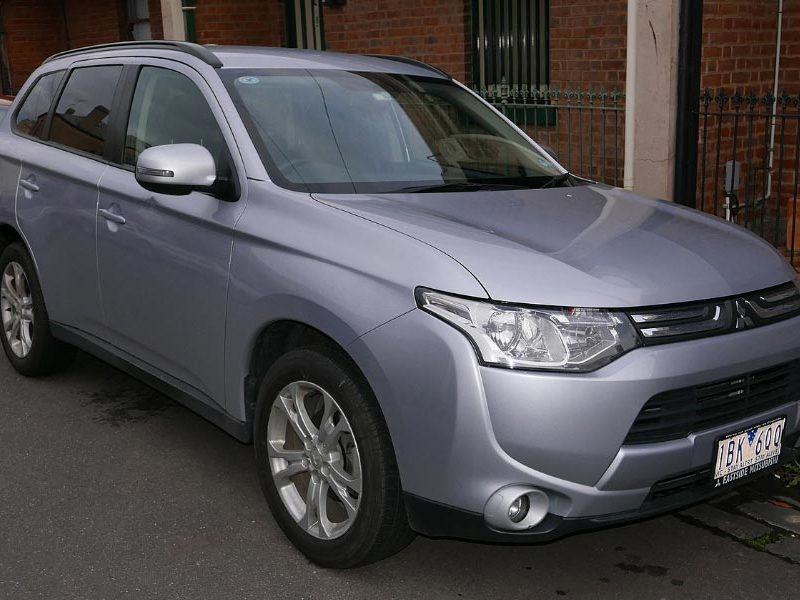 Mitsubishi Outlander 3